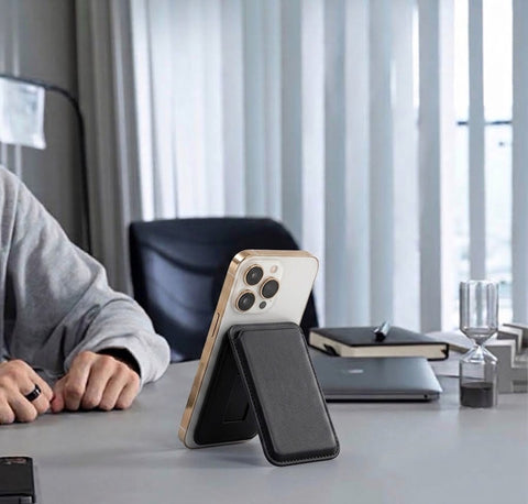Flipp Magnetic Card Holder with Stand